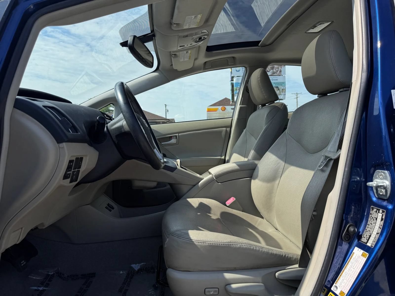 Used 2011 Toyota Prius Four w/ Solar Roof Pkg FWD image 17