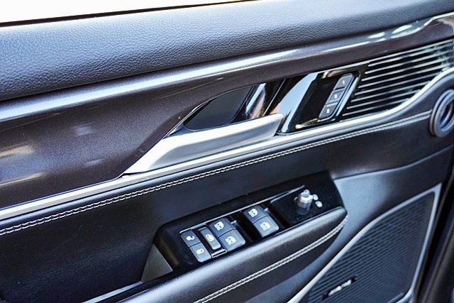 Used 2023 Jeep Wagoneer 2WD image 29