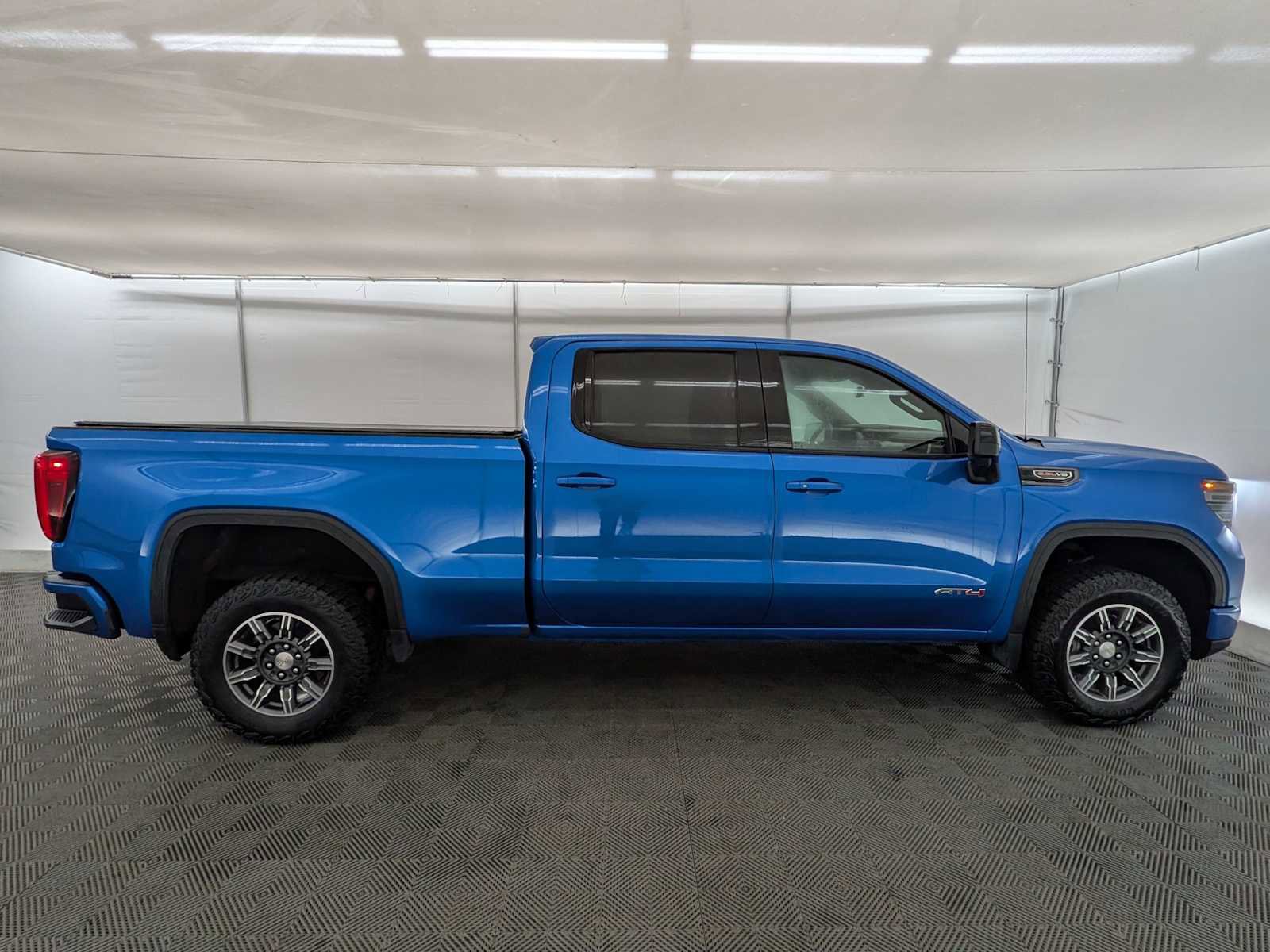 Used 2024 GMC Sierra 1500 AT4 w/ Technology Package image 7