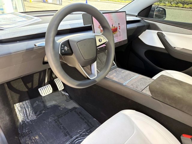 Used 2026 Tesla Model Y AWD image 23