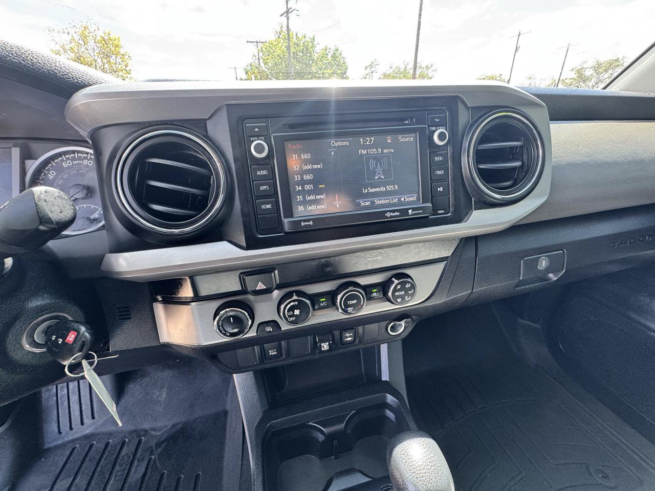 Used 2019 Toyota Tacoma SR5 AWD/4WD image 23