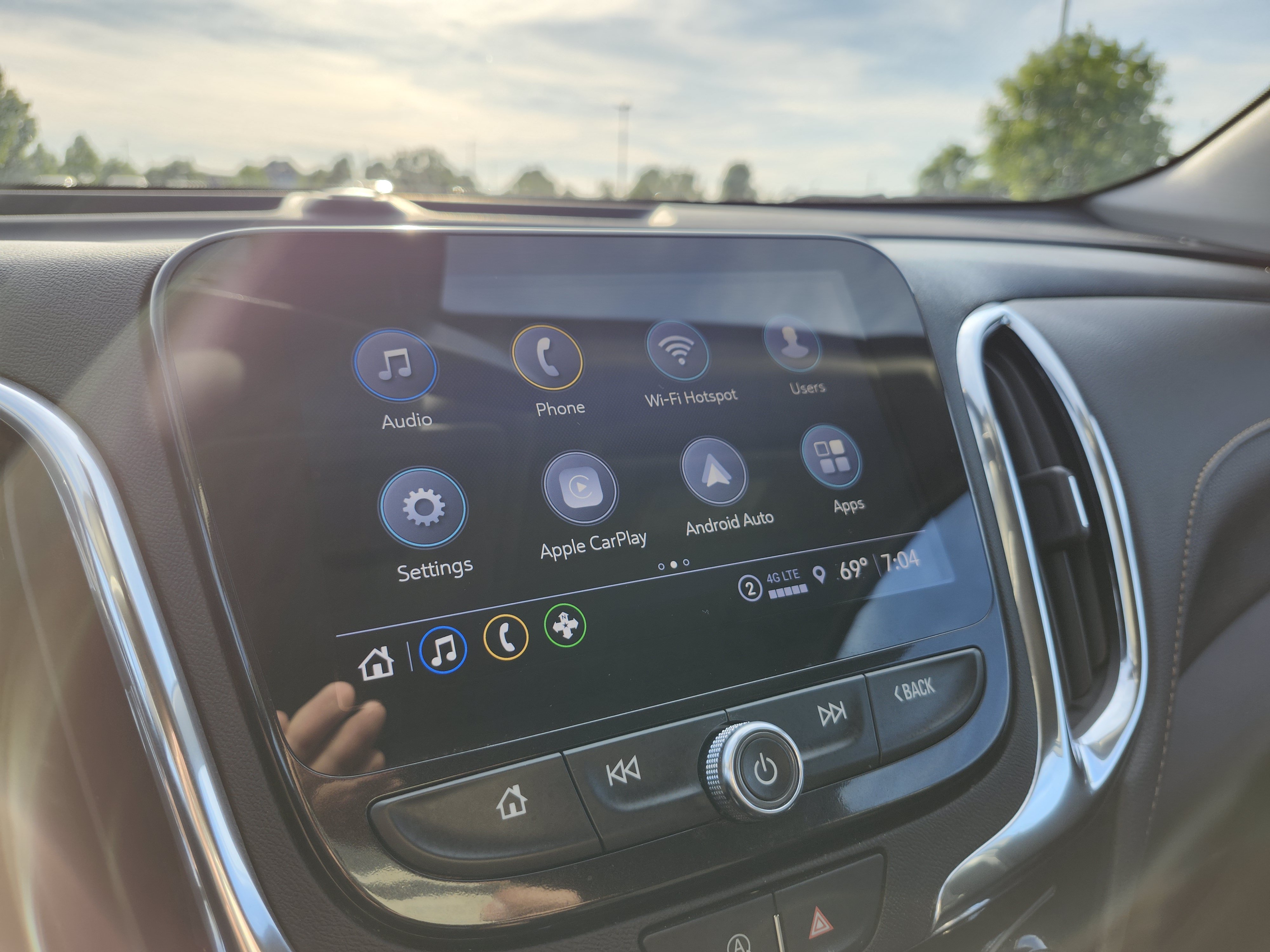 Used 2023 Chevrolet Equinox Premier FWD image 4