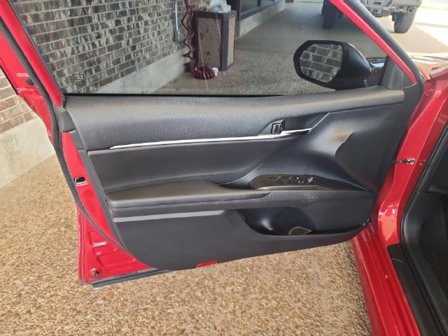 Used 2023 Toyota Camry SE FWD image 9