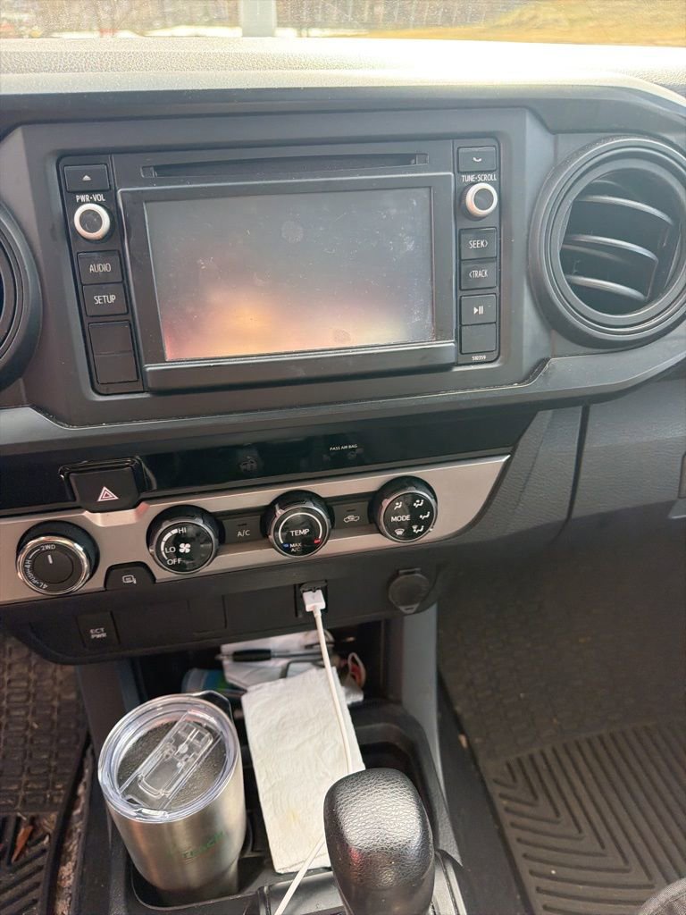 Used 2018 Toyota Tacoma SR w/ SR Convenience Package image 13