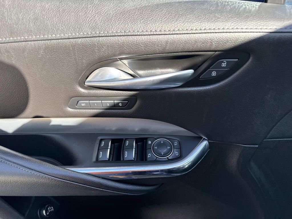 Used 2023 Cadillac XT4 Premium Luxury image 21