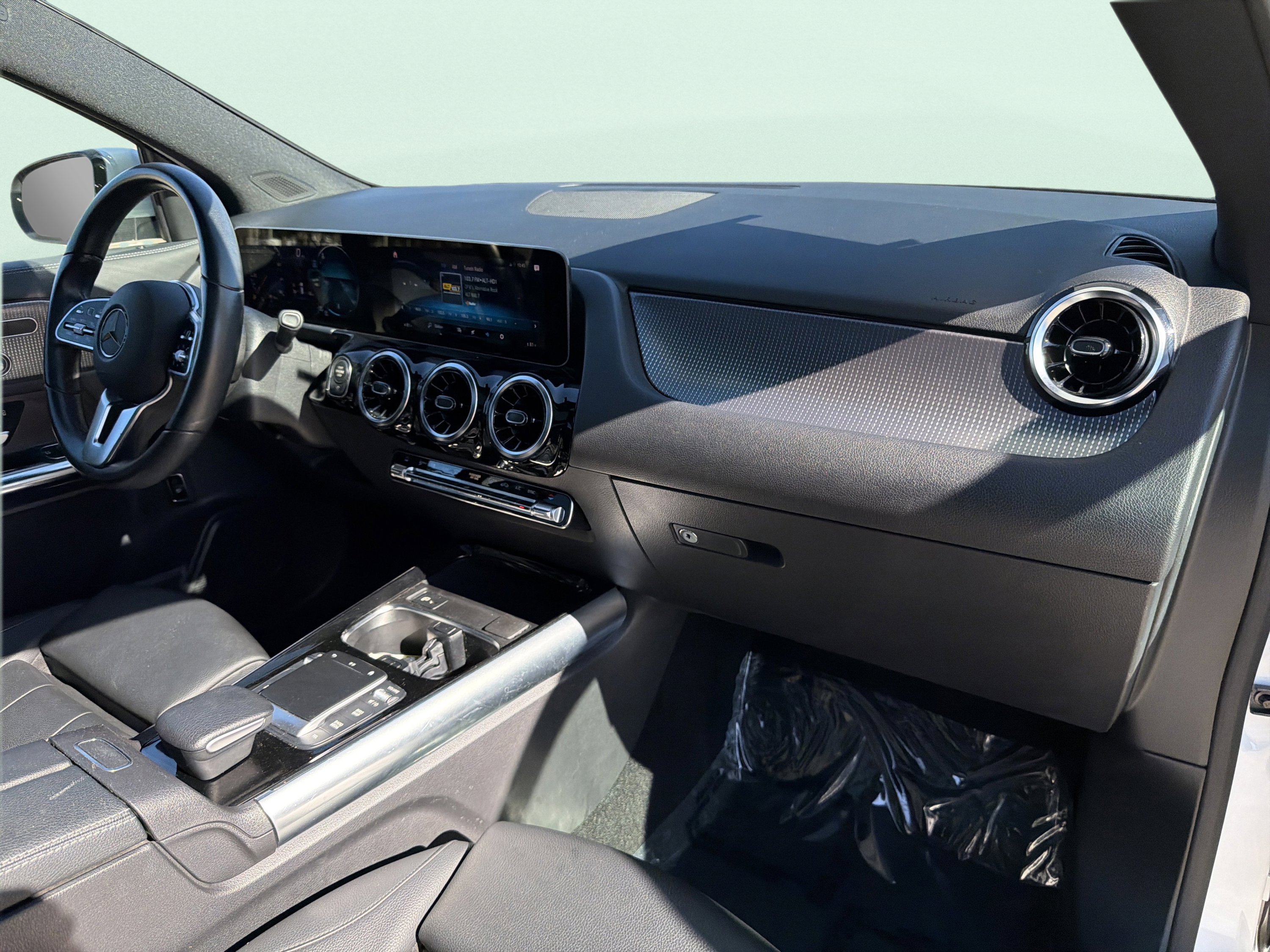 Used 2021 Mercedes-Benz GLA 250 4MATIC w/ Premium Package image 33