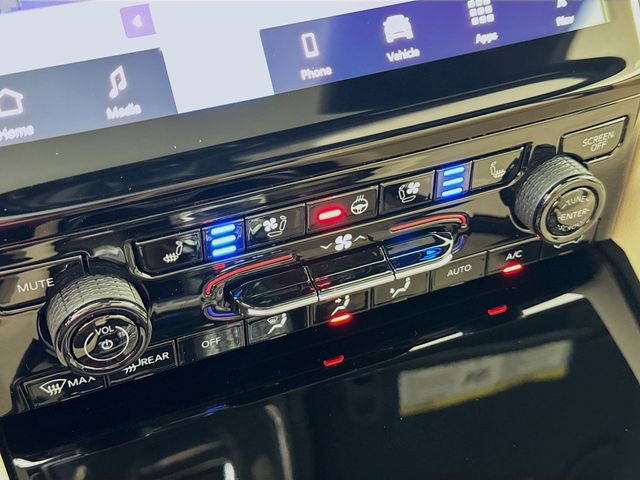 New 2025 Jeep Grand Cherokee Limited w/ Luxury Tech Group II image 37