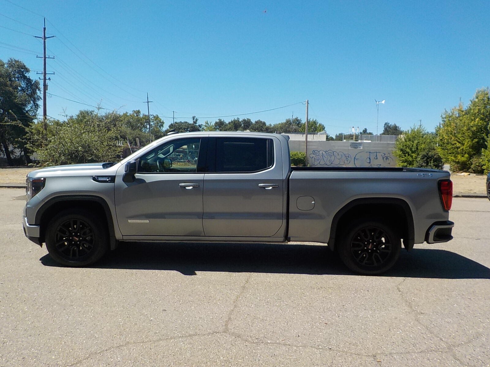 Used 2025 GMC Sierra 1500 Elevation w/ Preferred Package AWD/4WD image 6