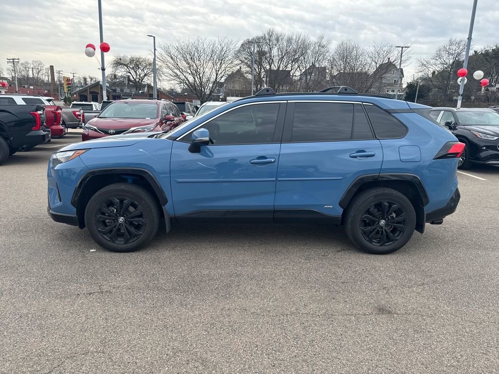 Used 2024 Toyota RAV4 SE w/ Convenience Package image 4