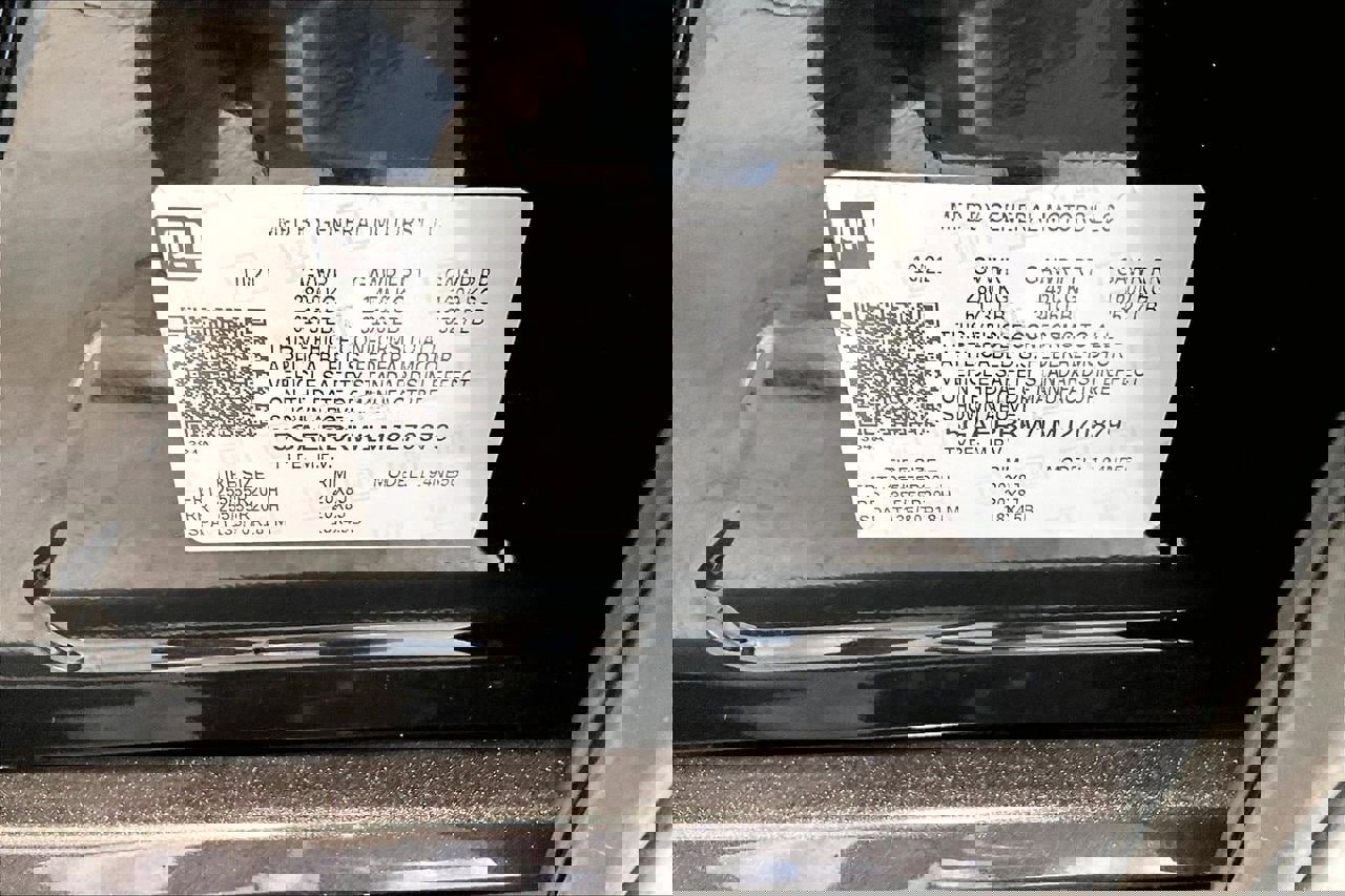 Used 2021 Buick Enclave Essence w/ Sound and Sites Package image 33