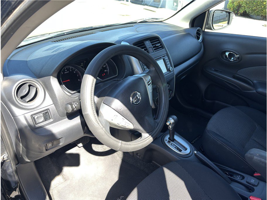 Used 2015 Nissan Versa w/ SL Tech Package FWD image 11