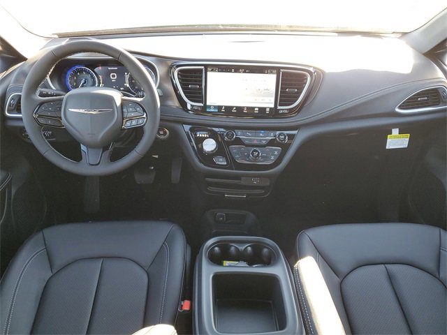 New 2026 Chrysler Pacifica Select image 13