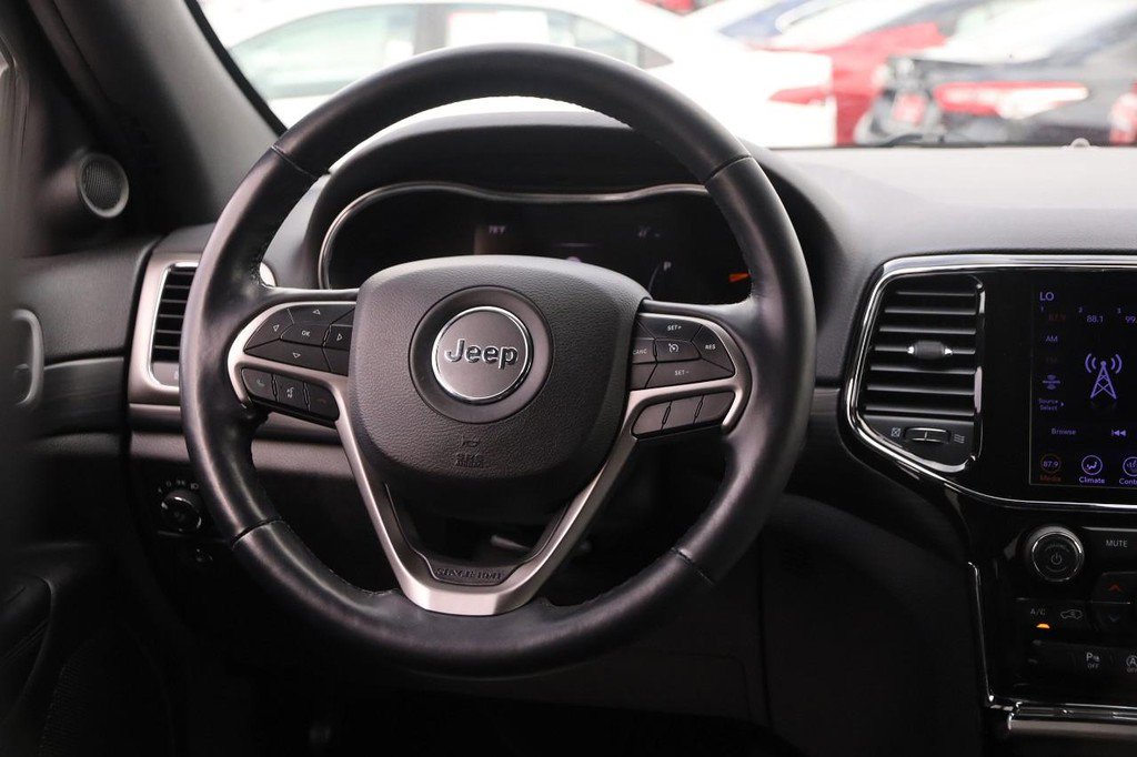 Used 2020 Jeep Grand Cherokee Altitude RWD image 24