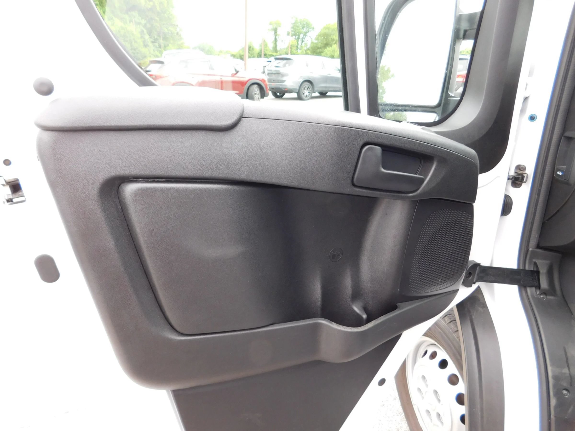 Used 2025 RAM ProMaster 2500 w/ U-Haul Equipment Group FWD image 11