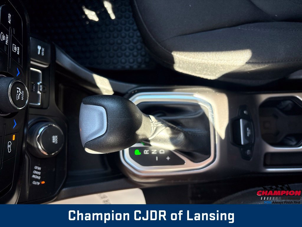 Used 2022 Jeep Renegade Latitude AWD/4WD image 33