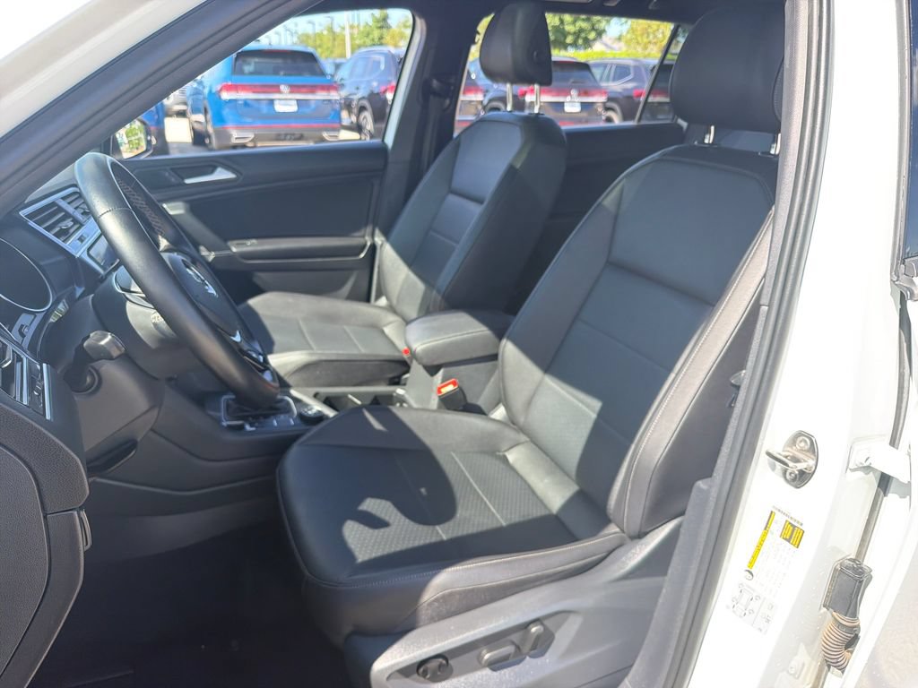 Certified 2020 Volkswagen Tiguan SE R-Line AWD/4WD image 7