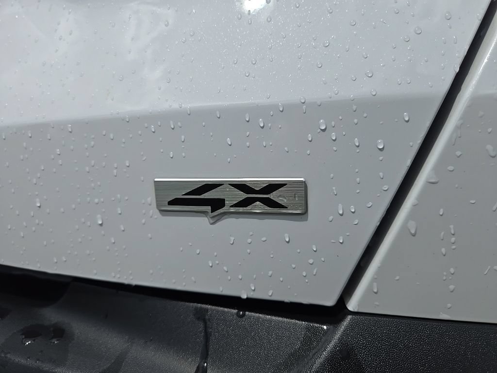 Used 2023 Kia Sorento LX AWD/4WD image 4