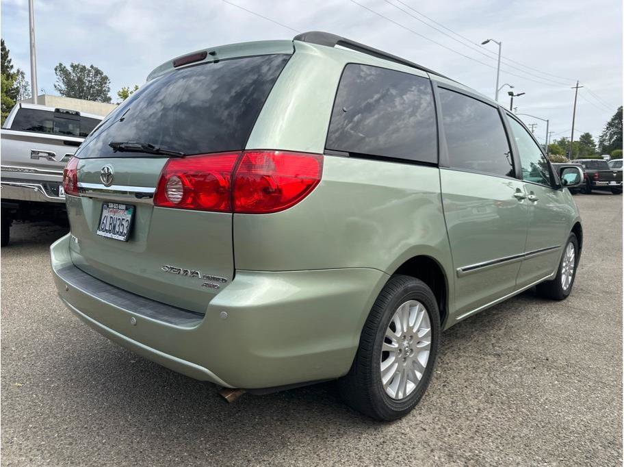 Used 2010 Toyota Sienna XLE Limited w/ XLE Limited Pkg 2 AWD/4WD image 8