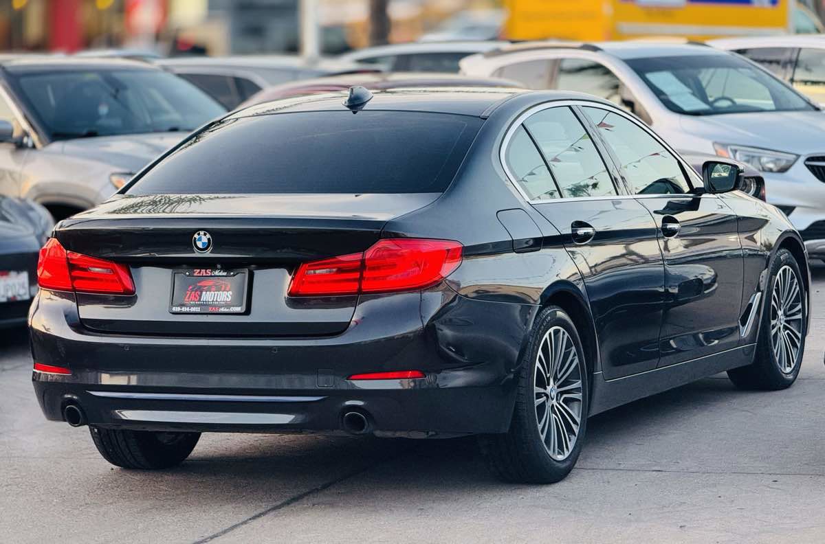 Used 2018 BMW 530i w/ Premium Package image 6