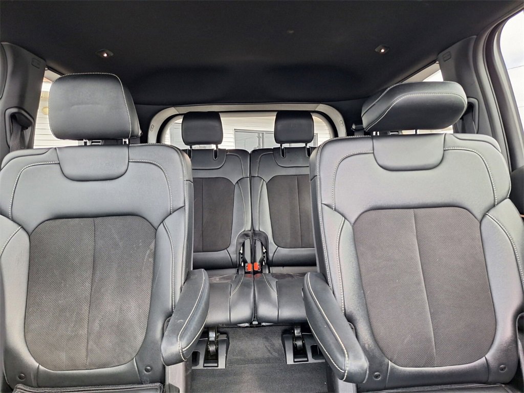 Used 2023 Jeep Grand Cherokee L Laredo image 24