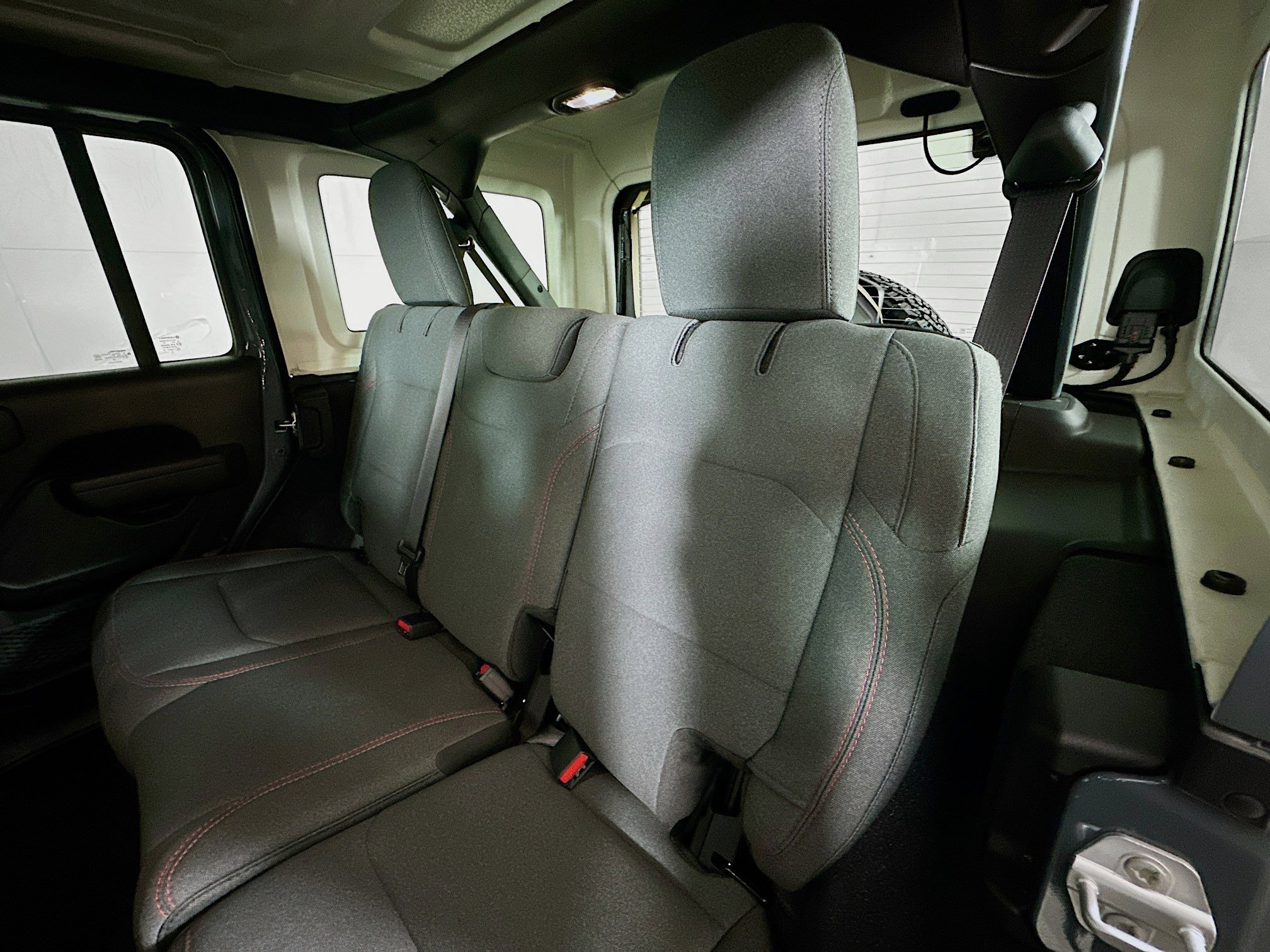 Used 2025 Jeep Wrangler Unlimited Rubicon w/ Convenience Group image 22