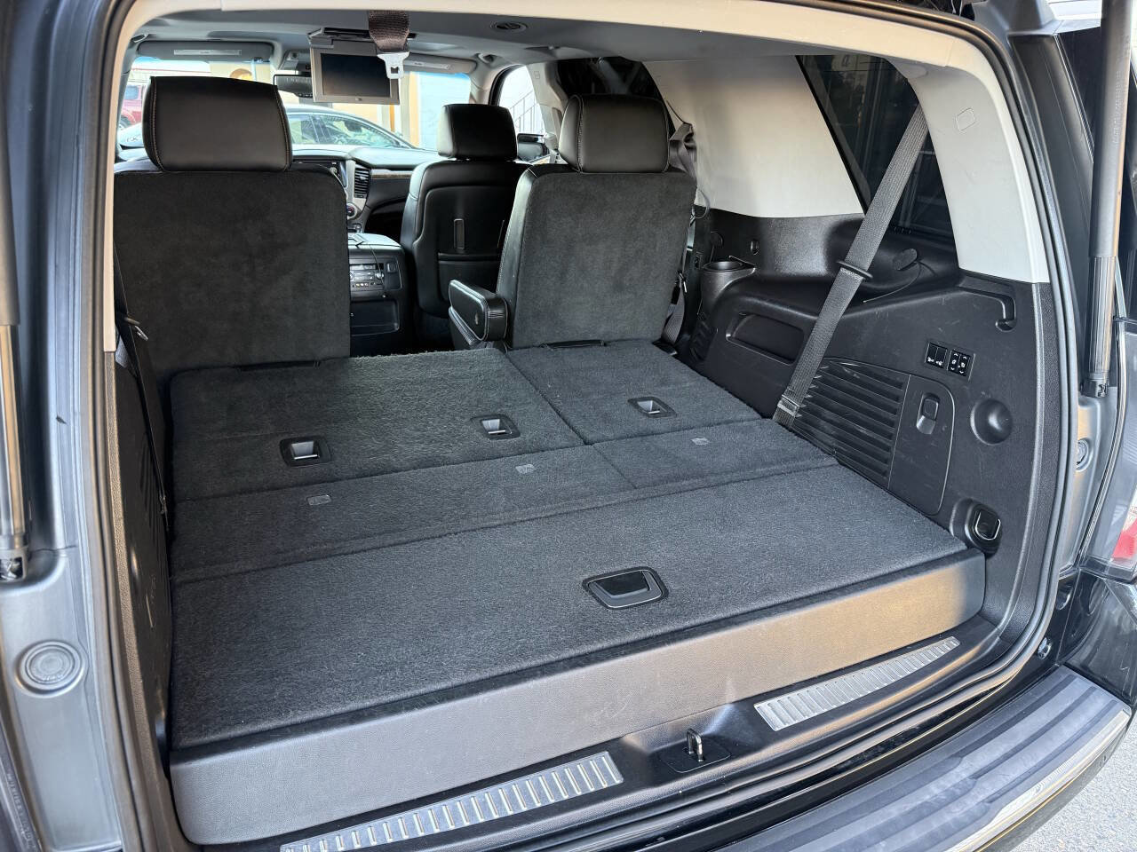 Used 2015 GMC Yukon Denali w/ Touring Package AWD/4WD image 25