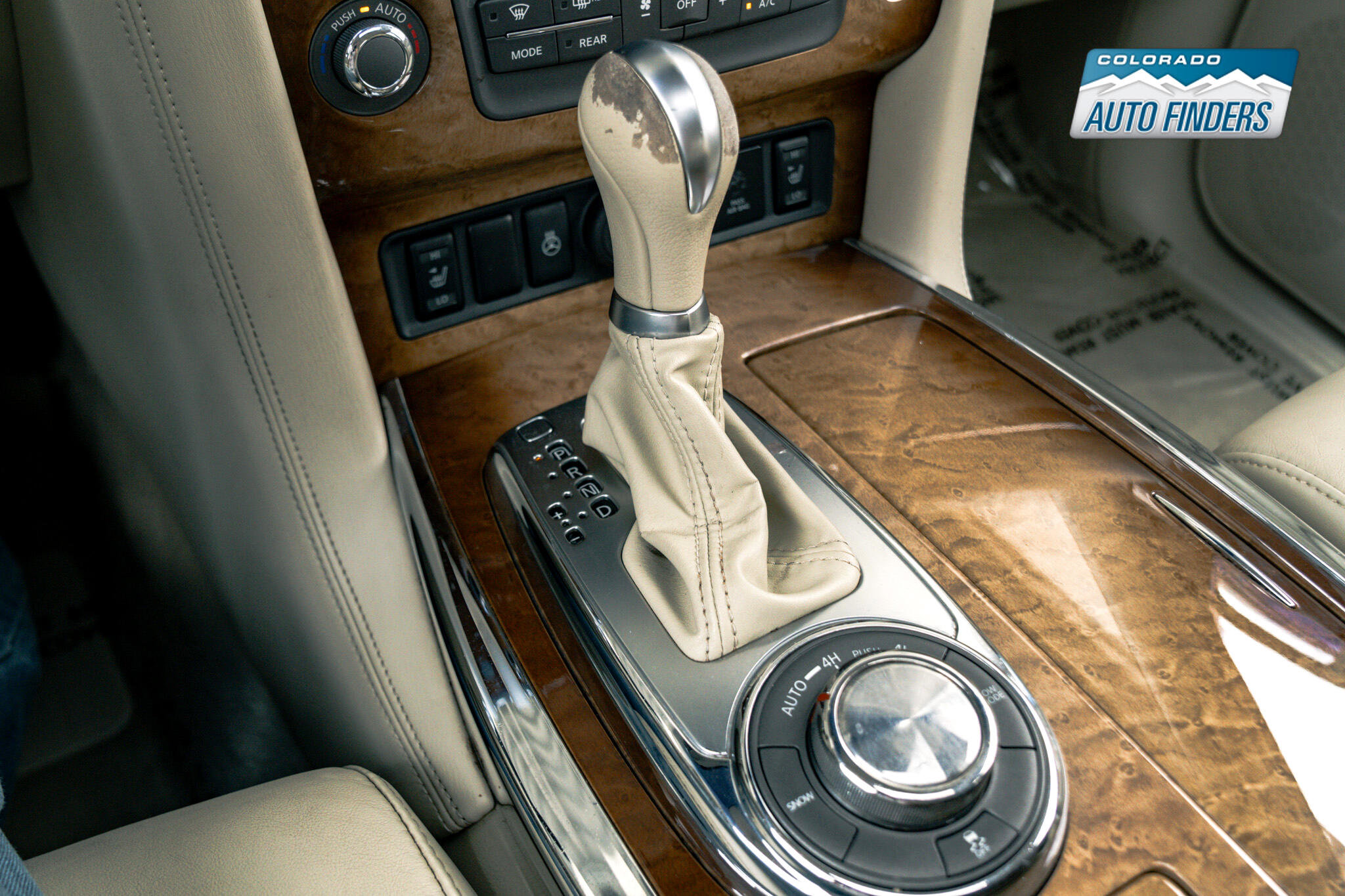 Used 2011 INFINITI QX56 4WD w/ Theater Pkg image 19