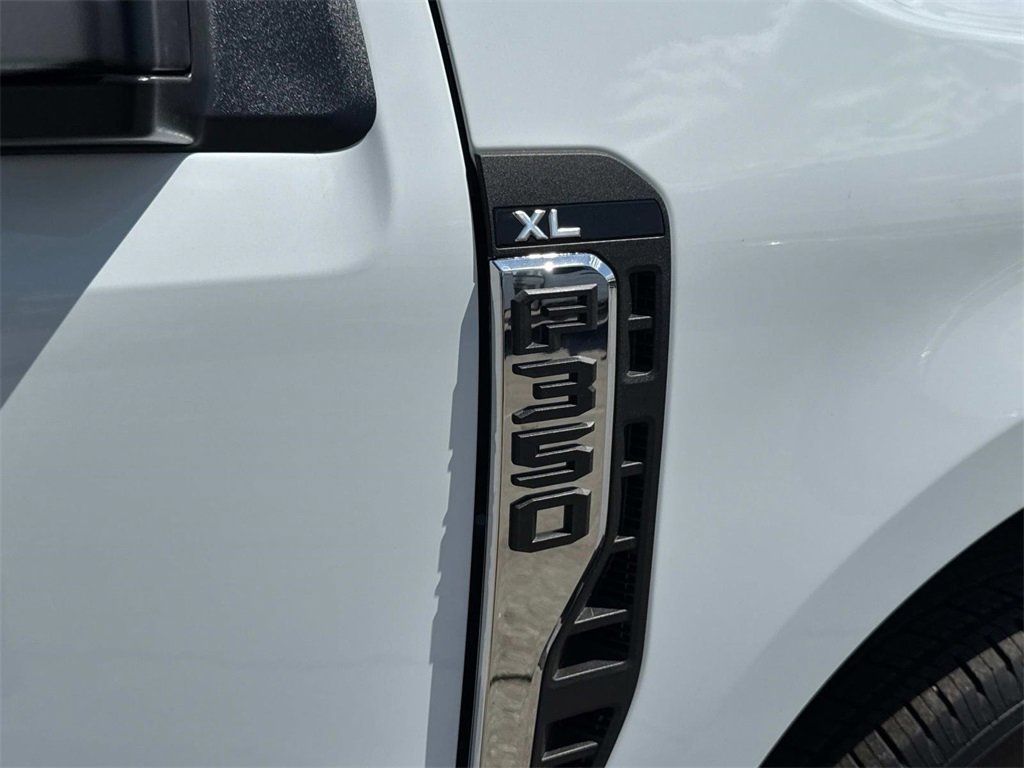 New 2025 Ford F350 XL w/ XL Chrome Package image 17