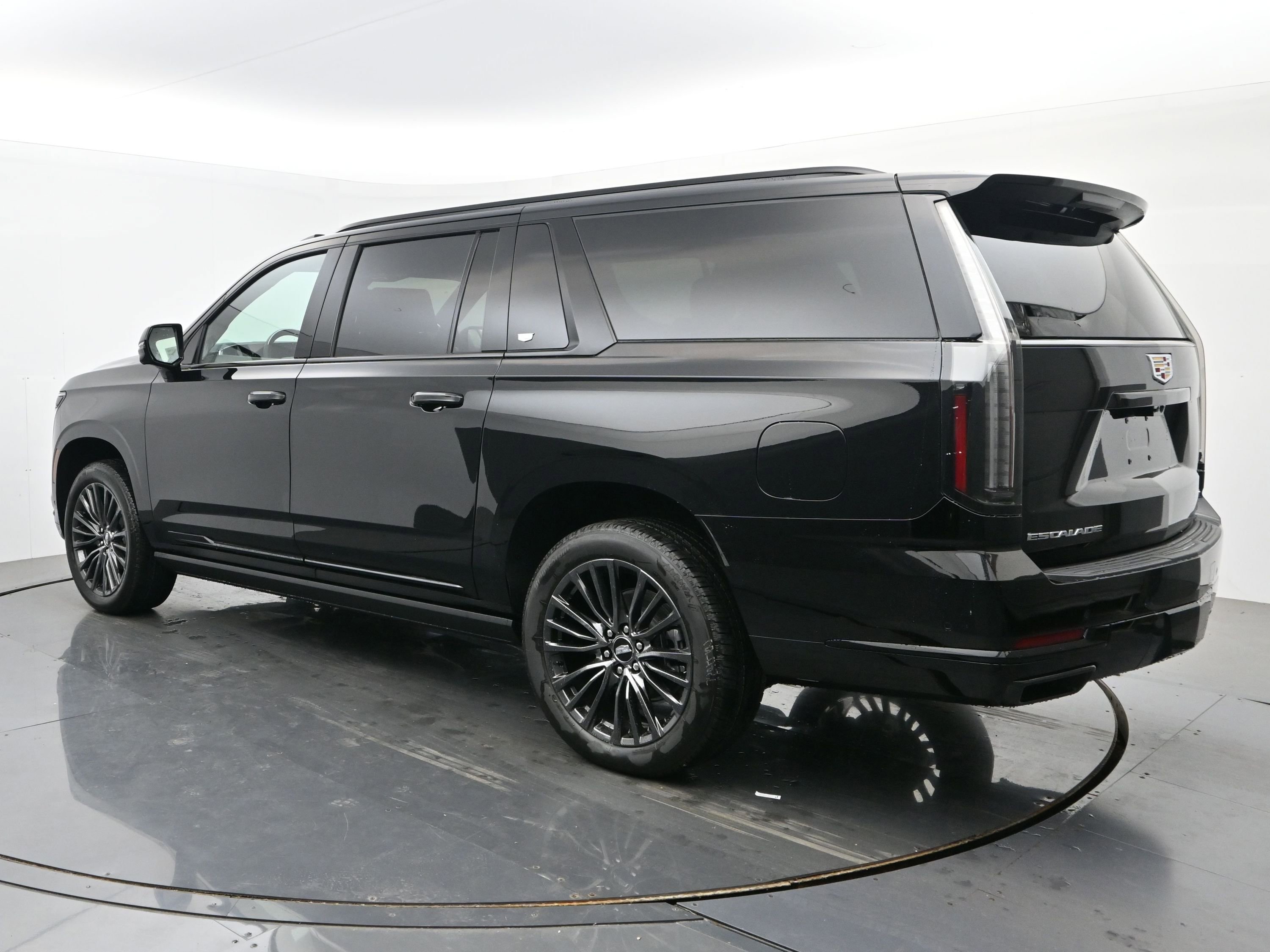 New 2026 Cadillac Escalade ESV Platinum Sport AWD/4WD image 3