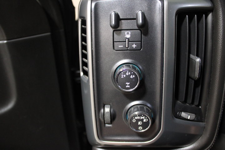 Used 2015 Chevrolet Silverado 2500 LTZ w/ Duramax Plus Package AWD/4WD image 41