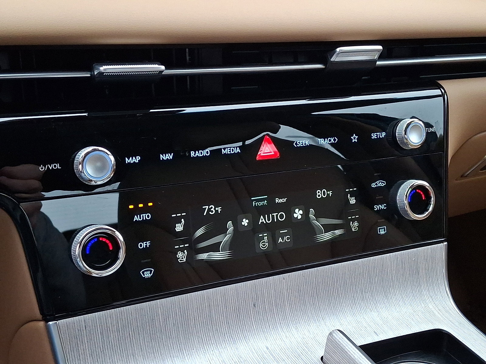 Certified 2025 Genesis G80 2.5T Advanced image 23