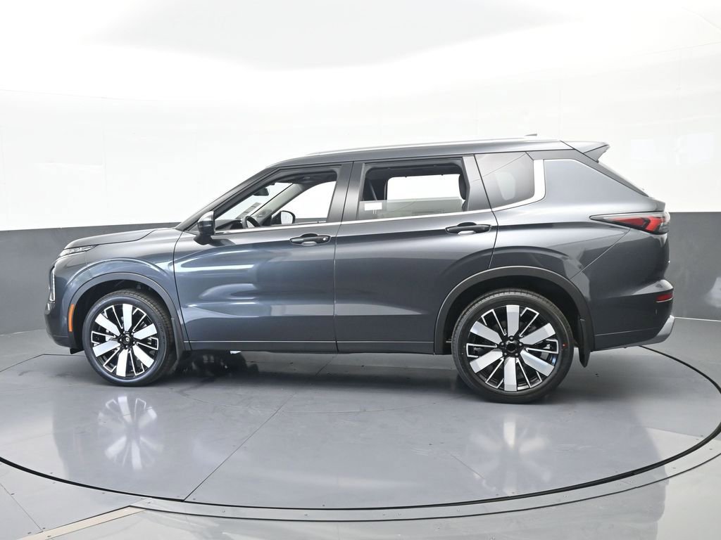 New 2026 Mitsubishi Outlander SEL FWD image 3