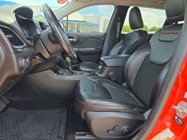 Used 2021 Jeep Cherokee Trailhawk AWD/4WD image 10