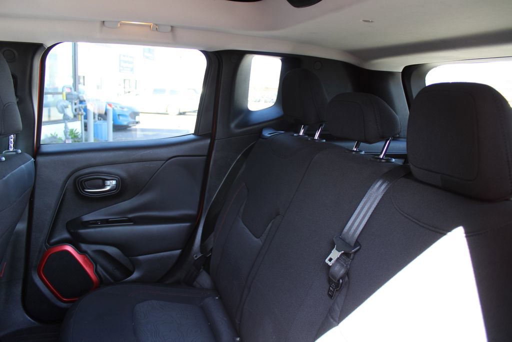 Used 2015 Jeep Renegade Trailhawk w/ Safety & Security Group I image 17