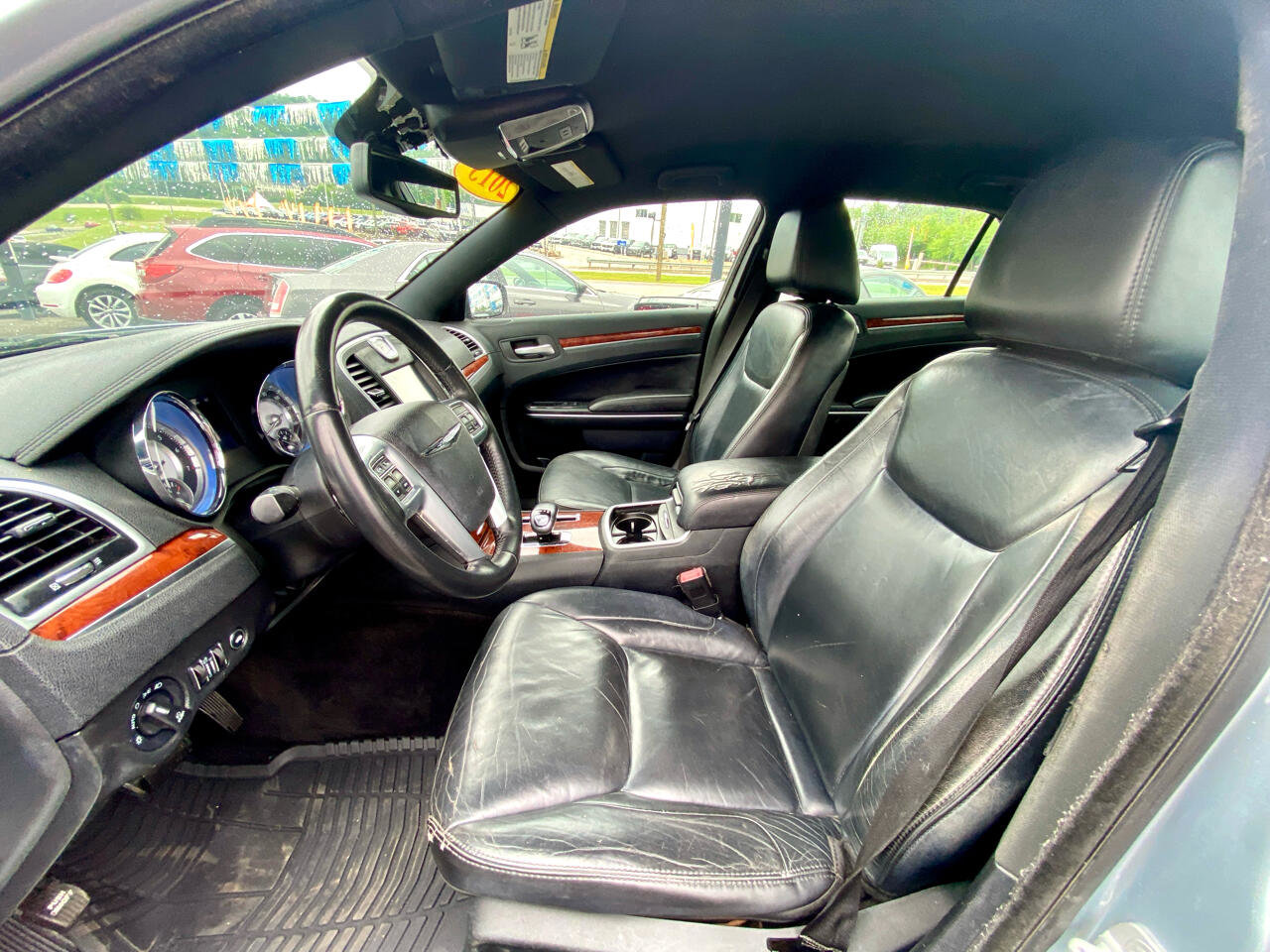 Used 2013 Chrysler 300 AWD w/ Driver Convenience Group image 9