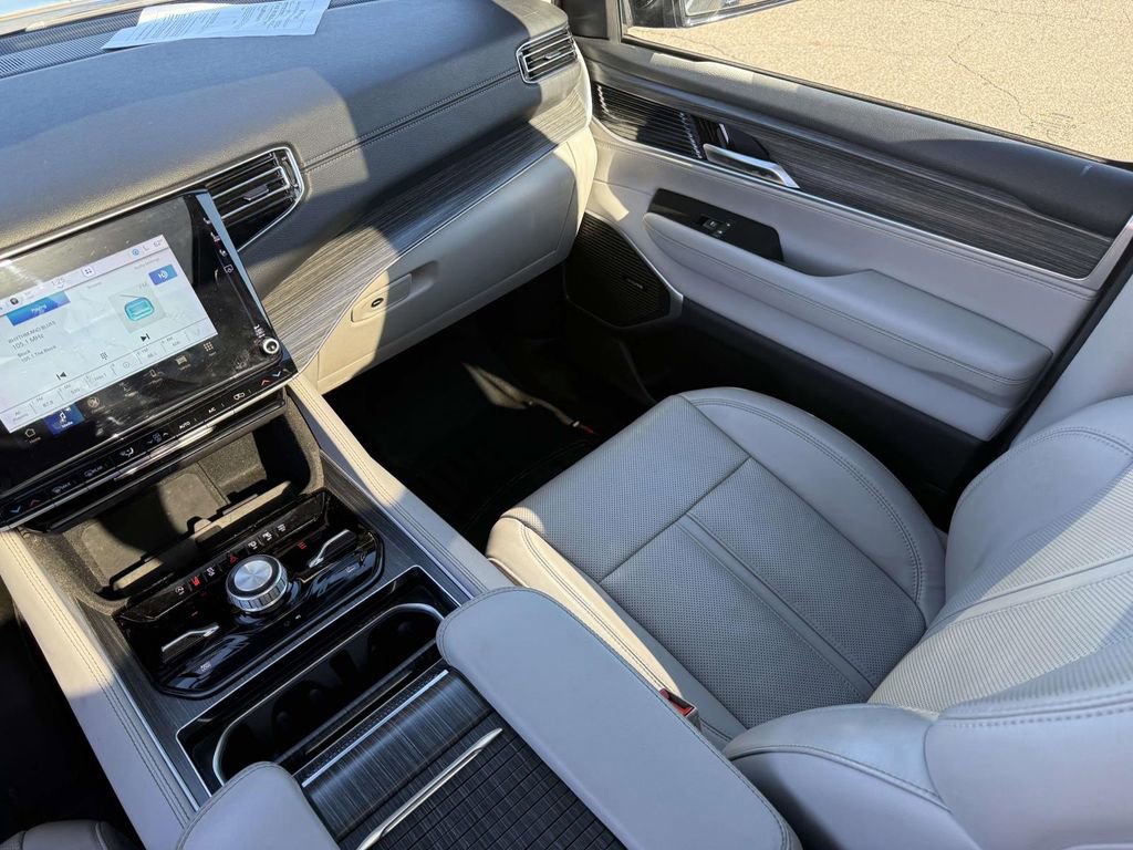 Used 2023 Jeep Wagoneer Series II w/ Convenience Group I image 28