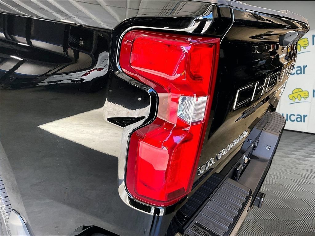 Used 2022 Chevrolet Silverado 1500 High Country w/ High Country Premium Package AWD/4WD image 35