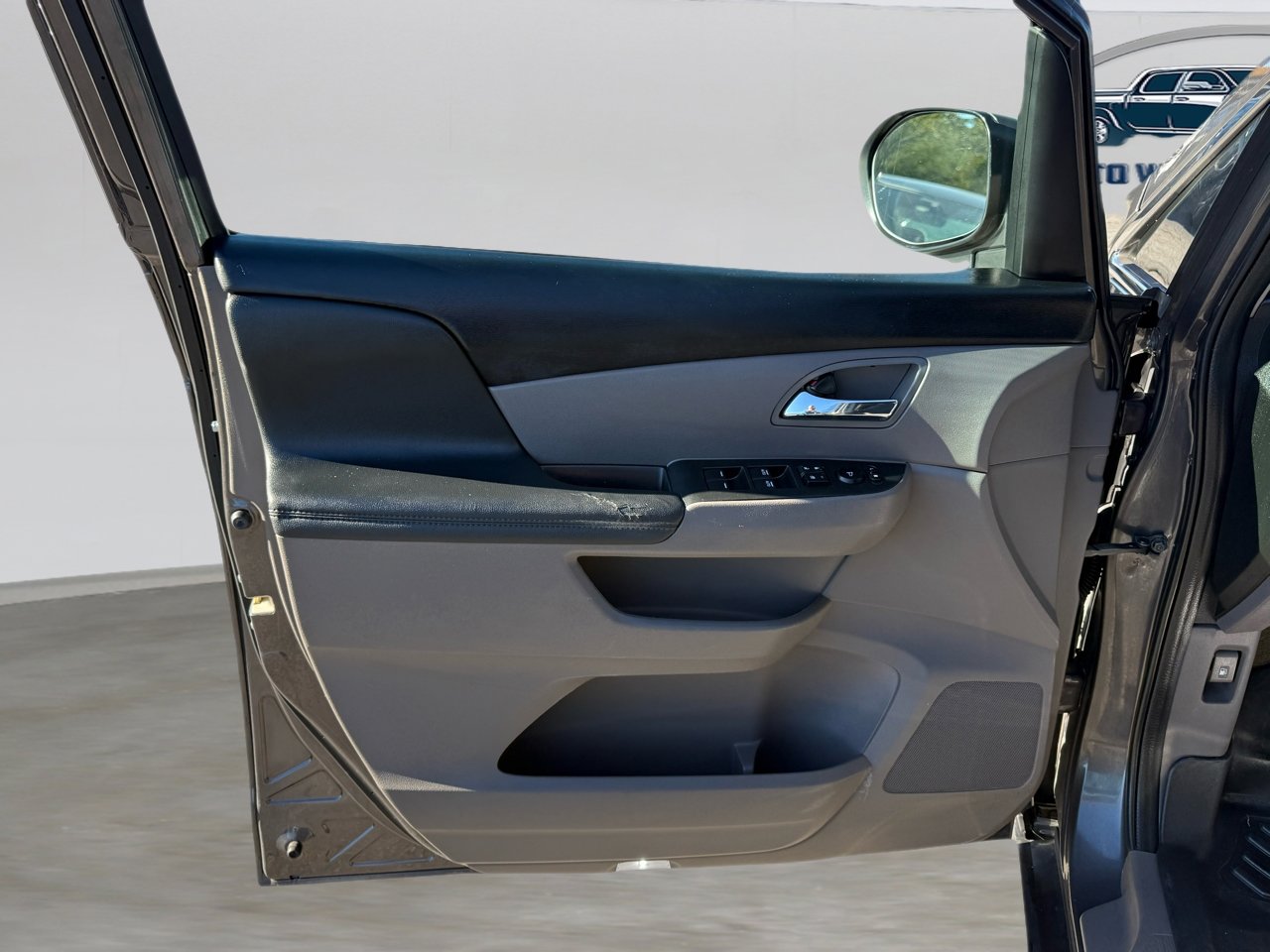 Used 2015 Honda Odyssey EX-L image 12