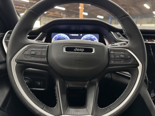 New 2025 Jeep Grand Cherokee Laredo X w/ Luxury Tech Group I image 17