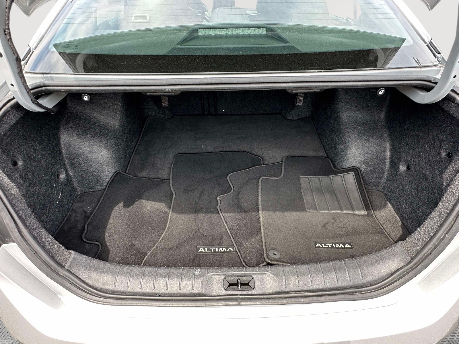 Used 2024 Nissan Altima 2.5 SV FWD image 30