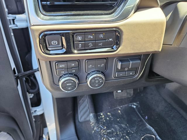 New 2026 GMC Yukon XL Denali Ultimate AWD/4WD image 31