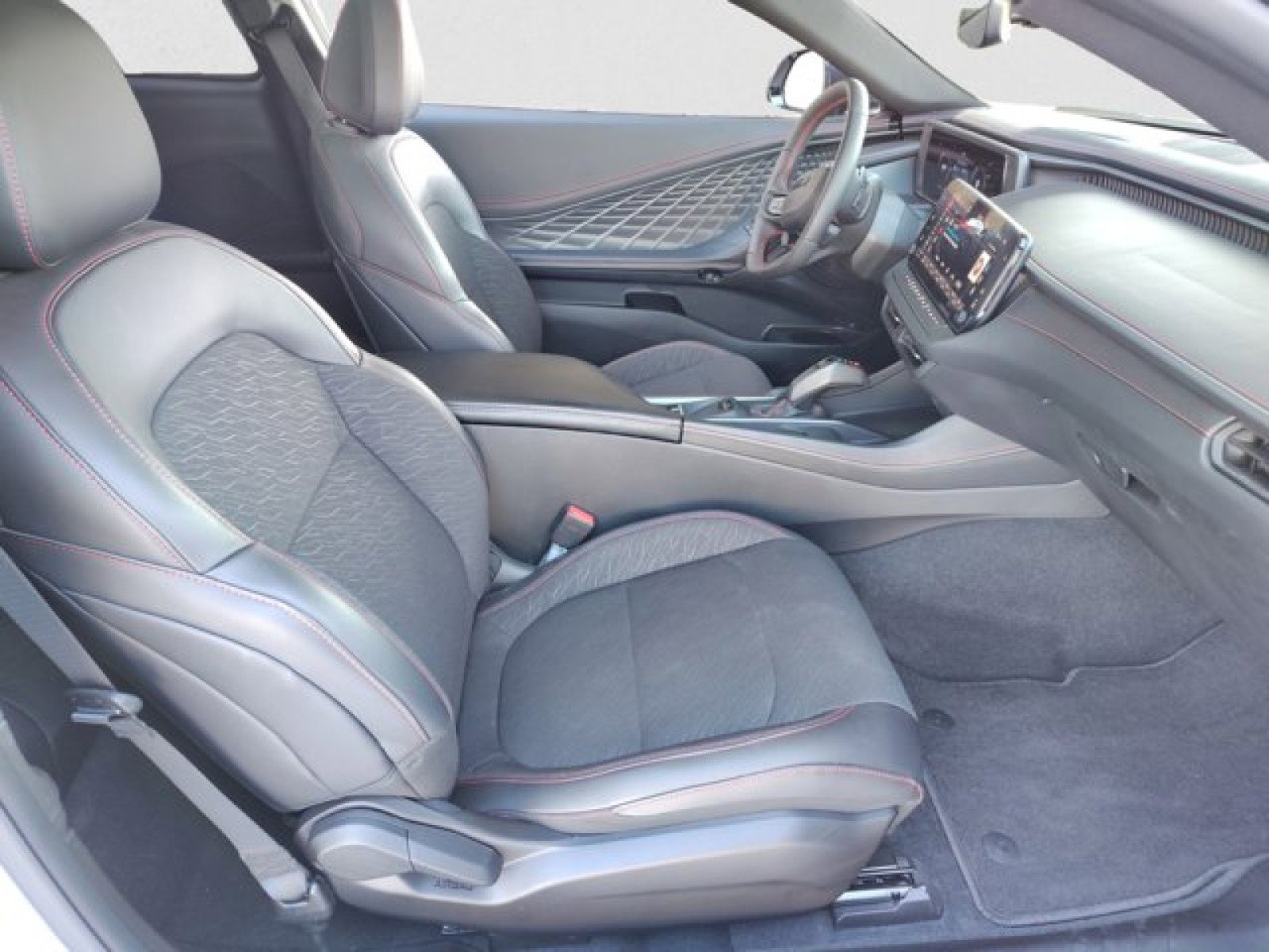 Used 2025 Dodge Charger Daytona R/T w/ Sun & Sound Package image 20