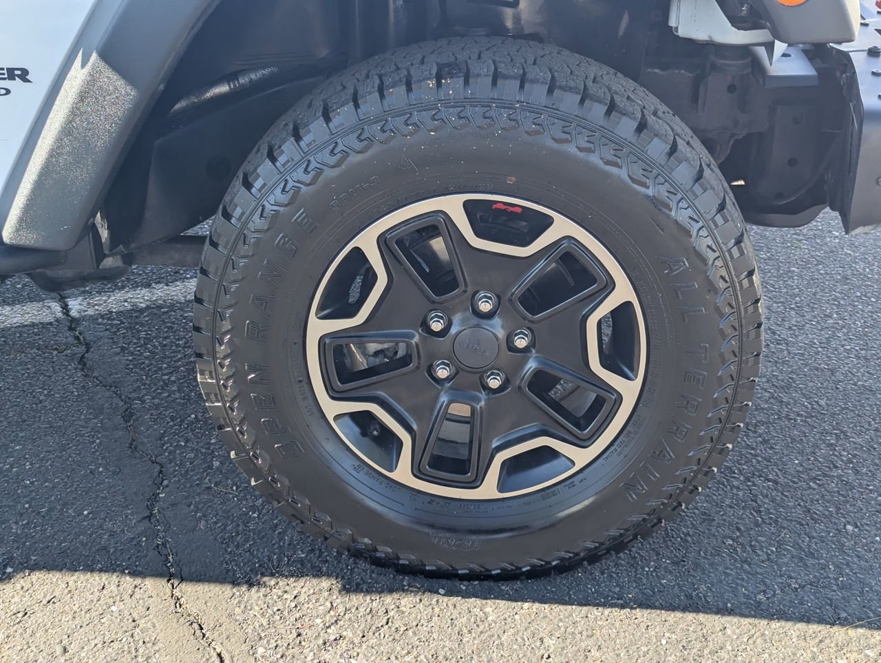 Used 2016 Jeep Wrangler Unlimited Rubicon image 10