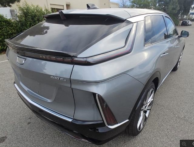 Used 2024 Cadillac Lyriq Luxury image 7