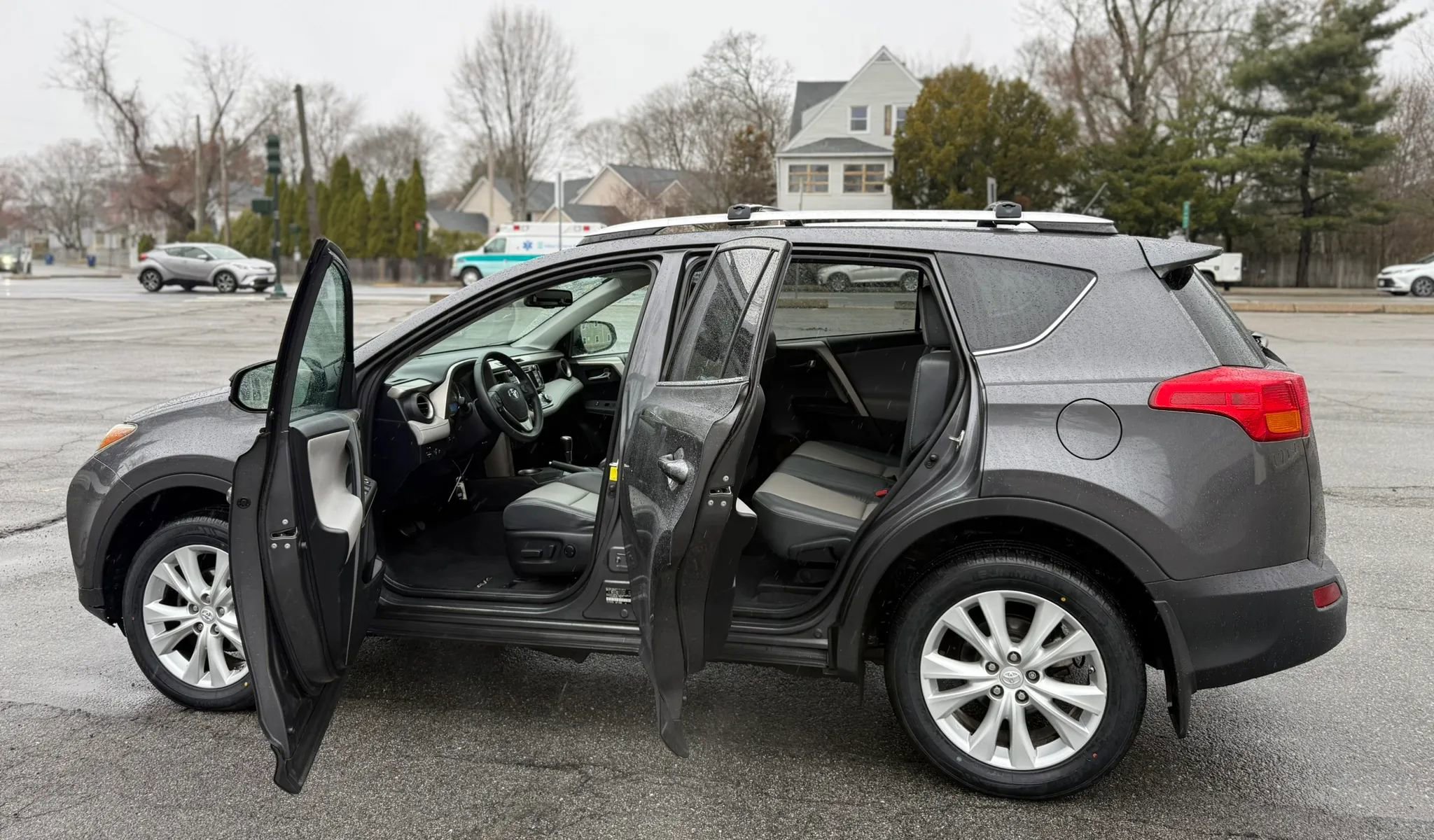 Used 2015 Toyota RAV4 Limited image 10