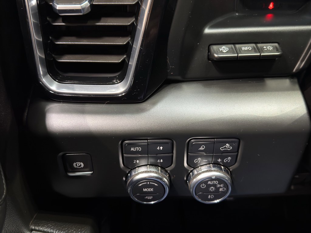Used 2025 GMC Sierra 3500 Denali w/ Denali Reserve Package image 41