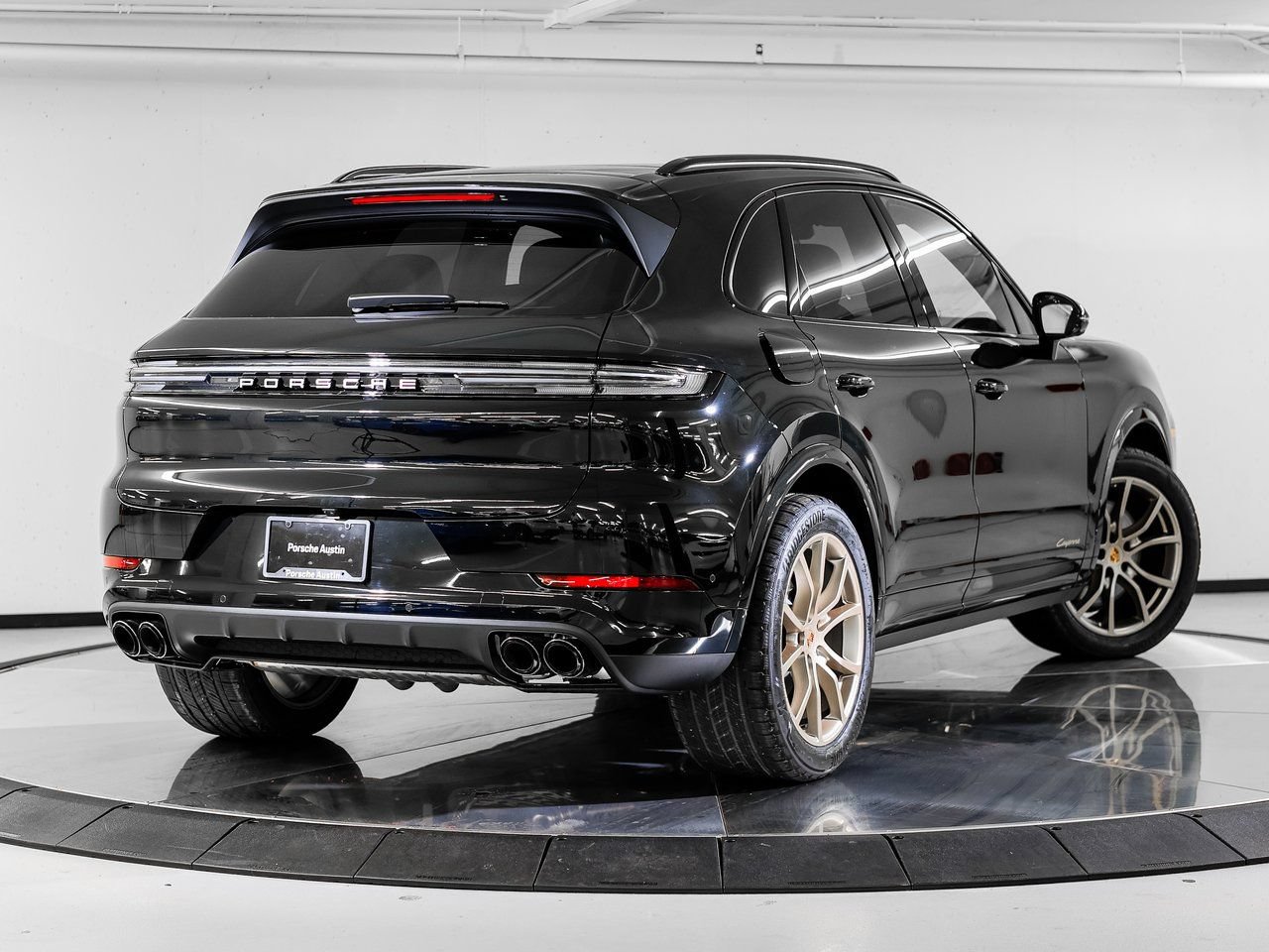 Certified 2026 Porsche Cayenne AWD/4WD image 7