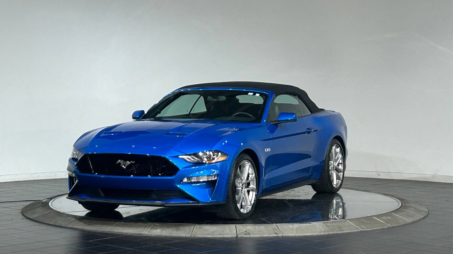 Used 2019 Ford Mustang GT Premium RWD image 6