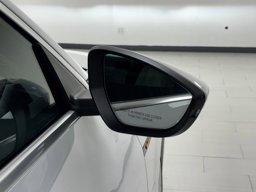 Used 2019 Audi e-tron Premium Plus image 34