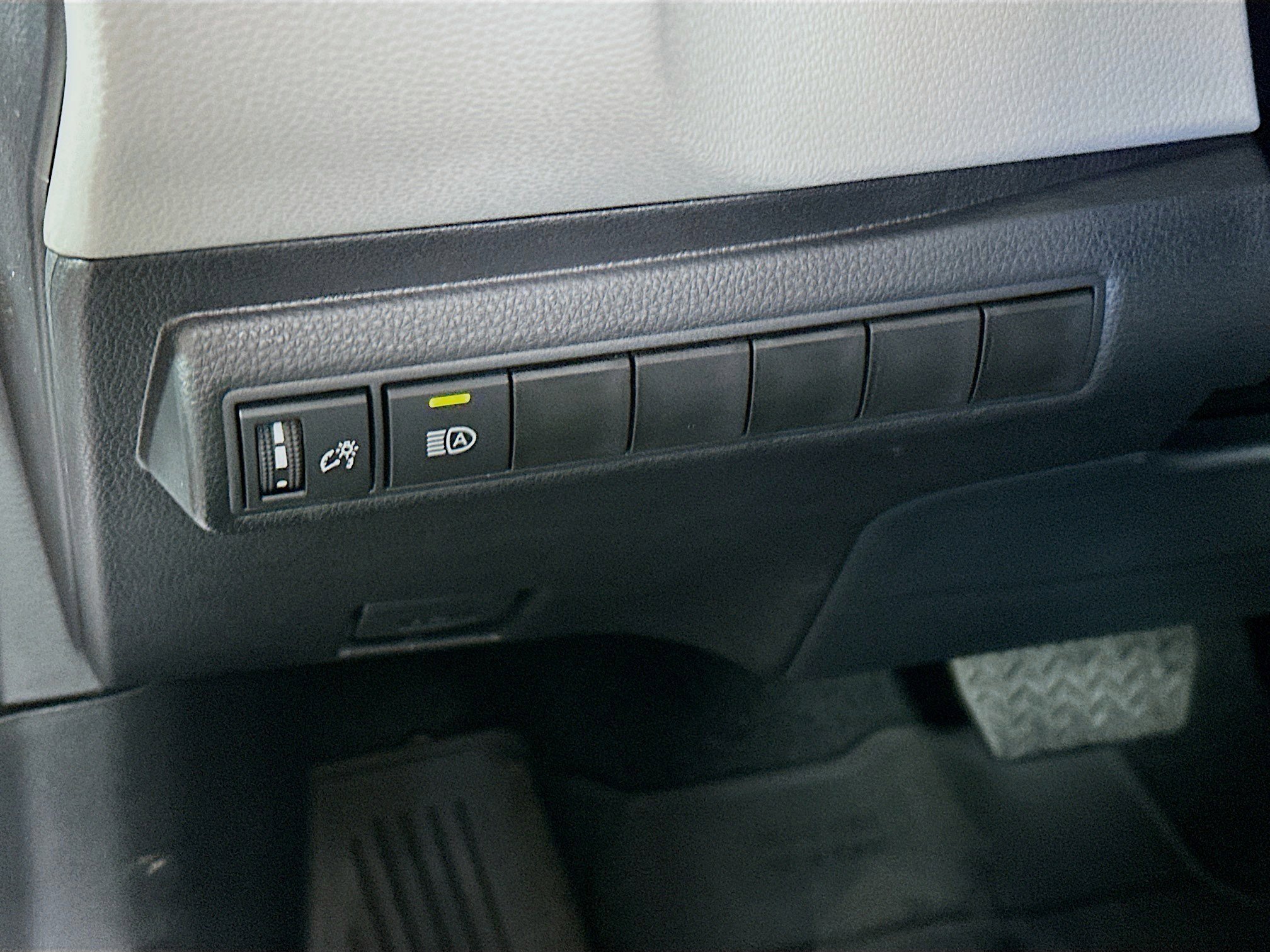 Used 2026 Toyota Corolla LE image 17